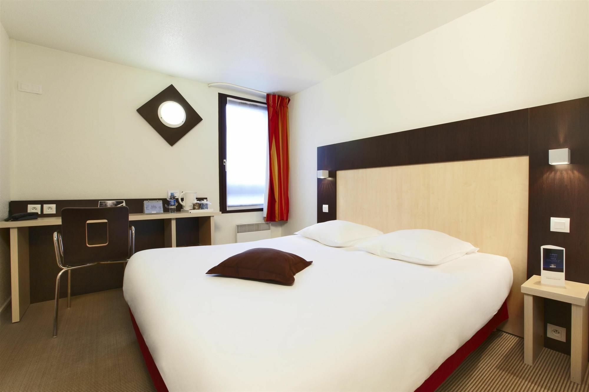 Kyriad Rouen Nord - Mont Saint Aignan ภายนอก รูปภาพ